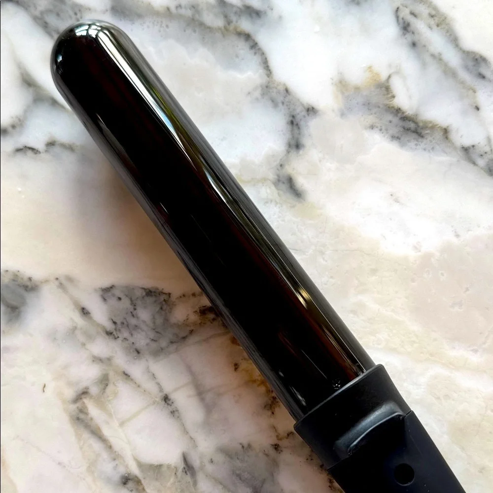 L’ange Le Curl Titanium Curling Wand with 32mm Barrel